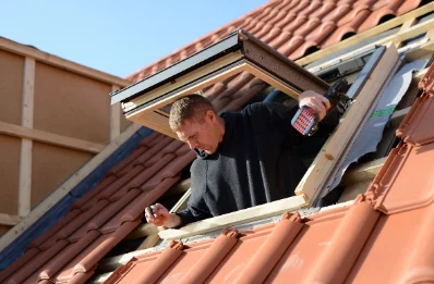 Pose de fenêtres de toit Velux au Breuil-en-Auge